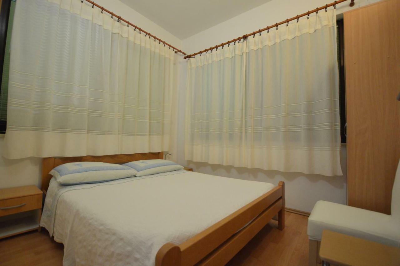 Apartment "Monte" Pula Bagian luar foto