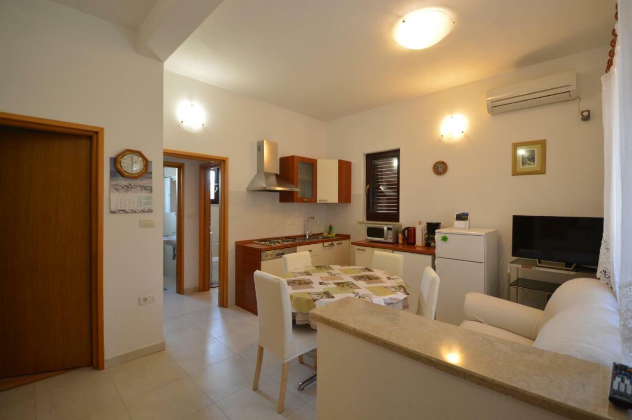 Apartment "Monte" Pula Bagian luar foto